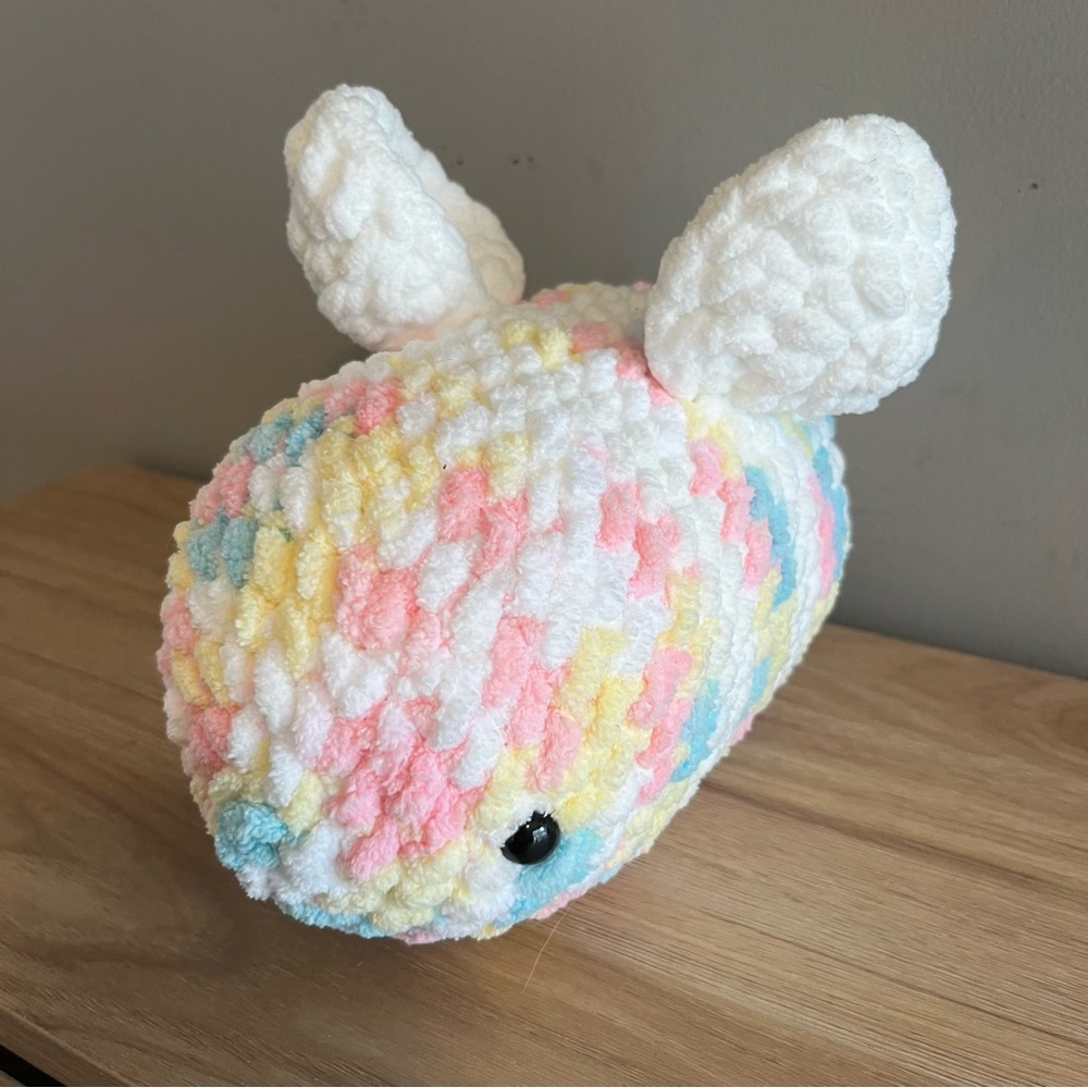 Bumble Bee Crochet Pastel Colors Soft Yarn Collectible Gift Decor Baby Easter
